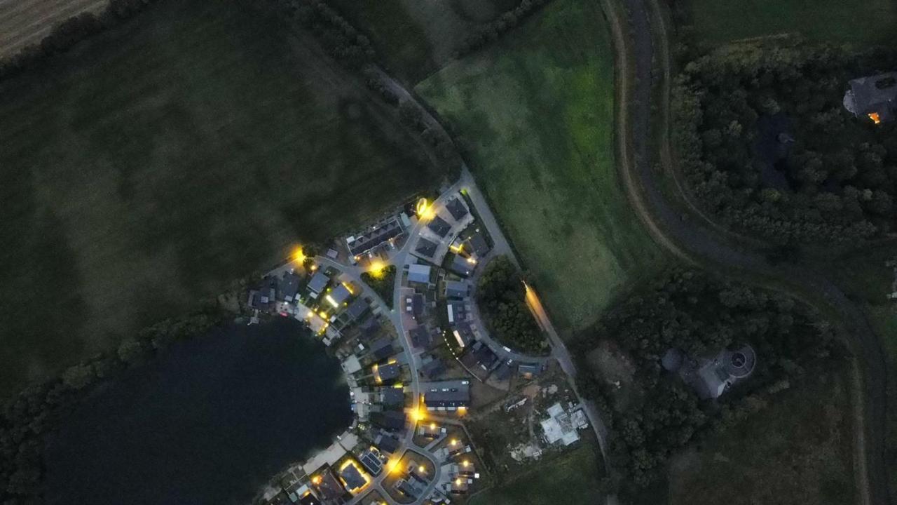 Ferienhaus Devilina Mit Sauna Am Harkebruegger See Barssel  Exterior foto